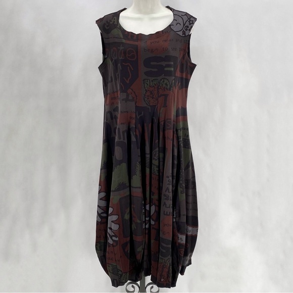 Rundholz Dresses & Skirts - Rundholz Black Label red & green abstract print dress